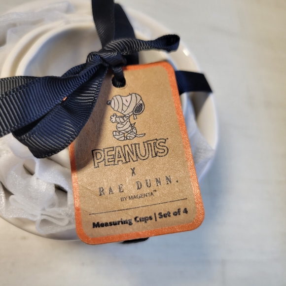 Rae Dunn Peanuts Measuring cups - Picture 3 of 10